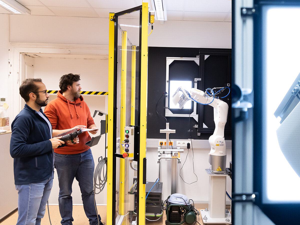 Pccl Künstliche Intelligenz trifft Materialforschung – NMB und PCCL starten ...