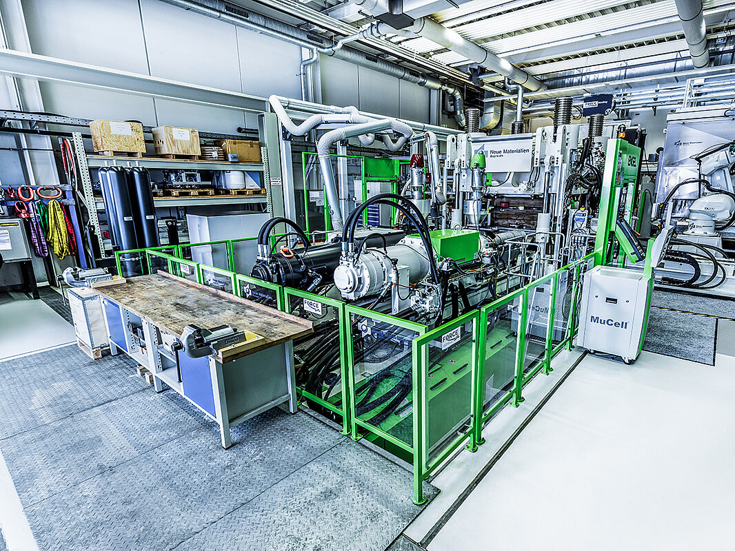 NMB Spritzpresse Fertigungszelle Faserverbund
