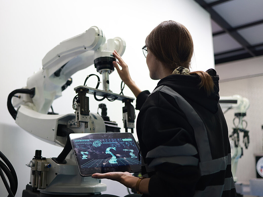 NMB_smarte_Bauteile_Roboterarm