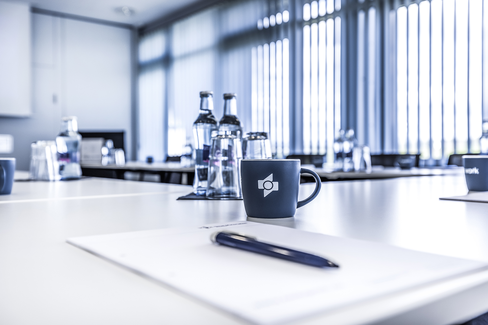 NMB_Besprechungsraum_Tasse