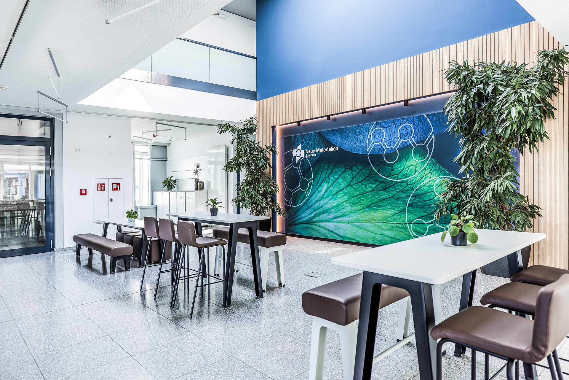 NMB_Eingangsbereich_Foyer_von_rechts
