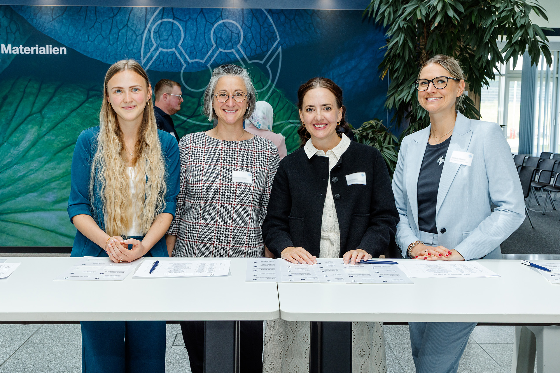 NMB_Jubiläum_25_Empfangsdamen
